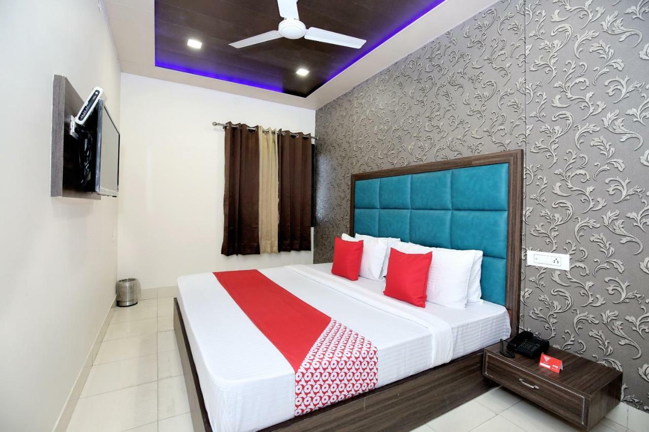 Oyo 12354 Hotel Sangreela Amritsar Ngoại thất bức ảnh
